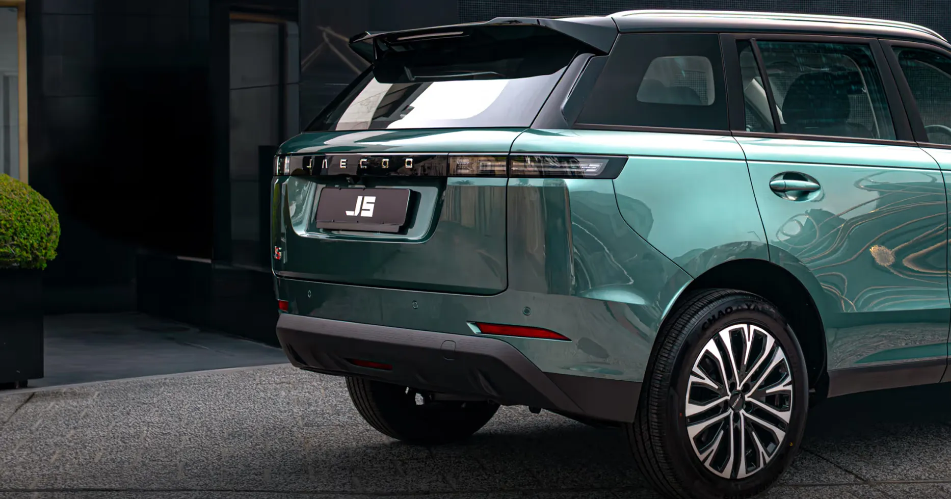 New j5 vehicle gallery image